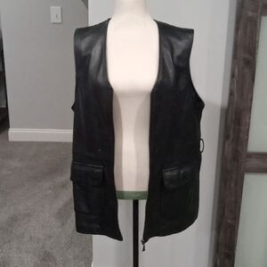 Othello Pelle 100% leather vest with front pockets and zipper closure size large